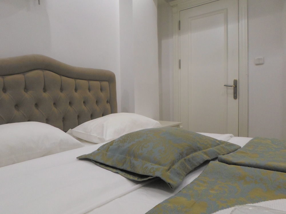 La Petite Maison Hotel Стамбул Экстерьер фото