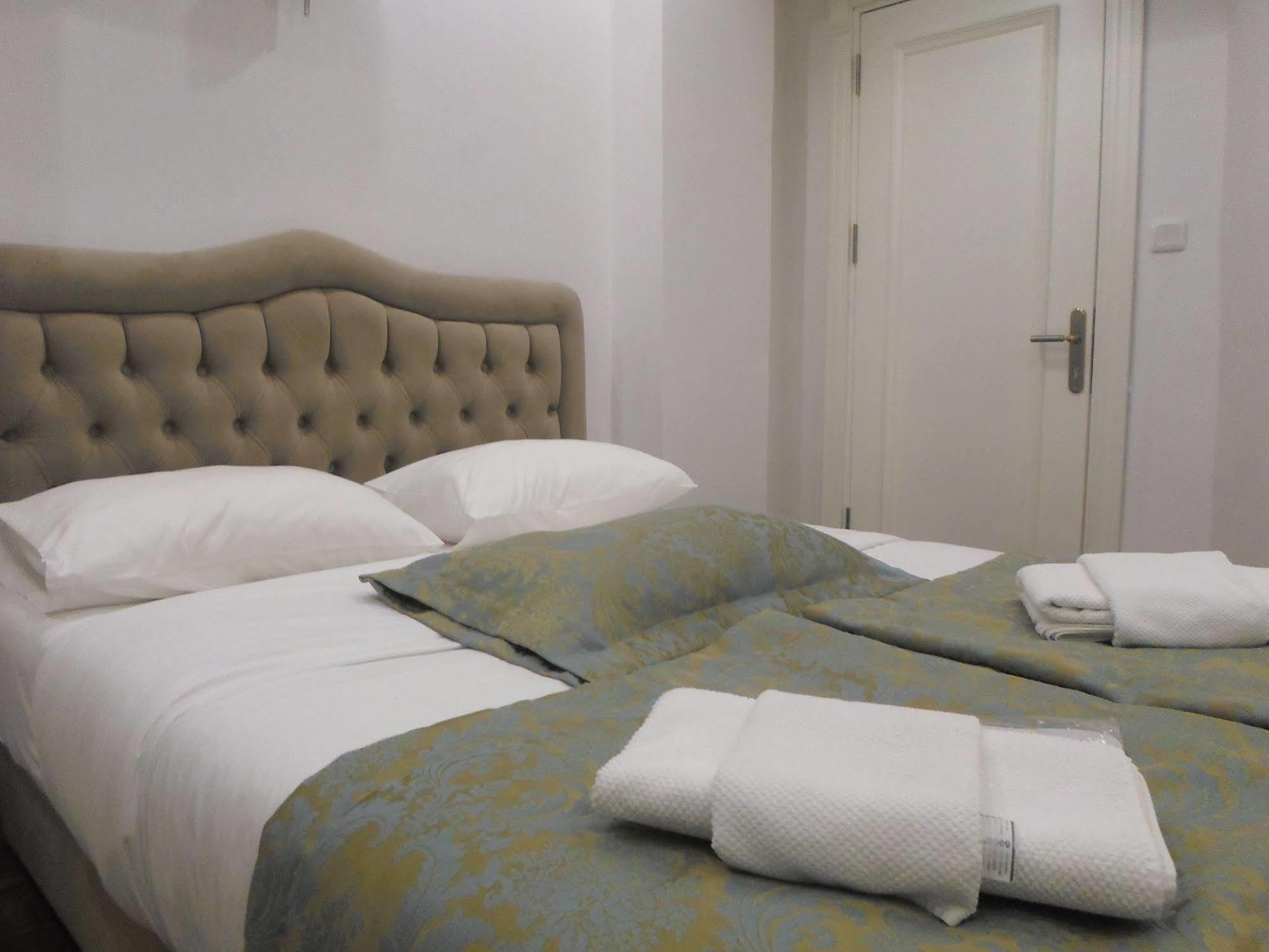 La Petite Maison Hotel Стамбул Экстерьер фото