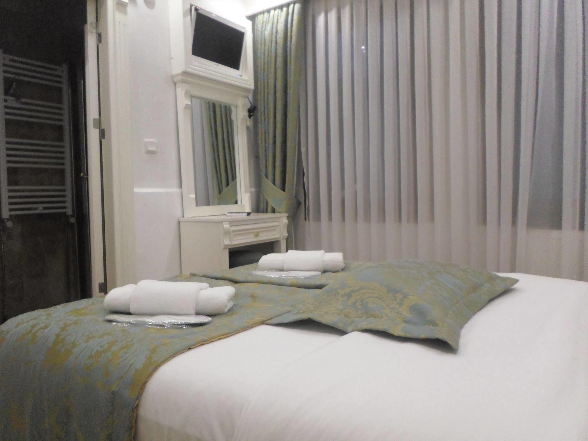 La Petite Maison Hotel Стамбул Экстерьер фото