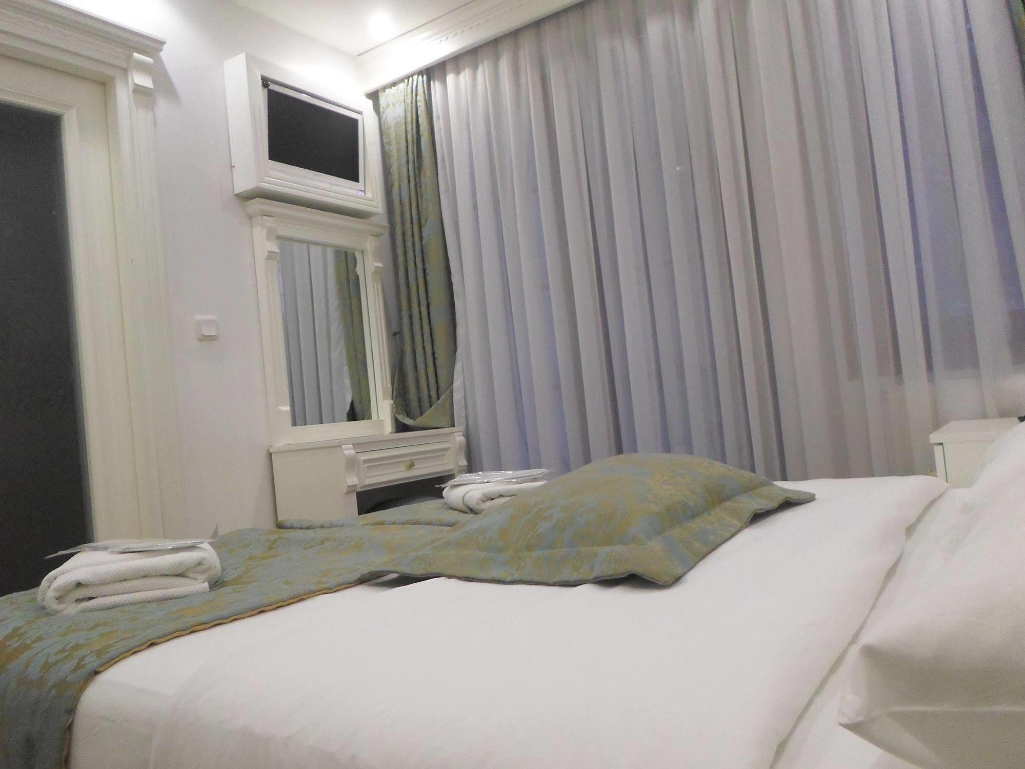 La Petite Maison Hotel Стамбул Экстерьер фото