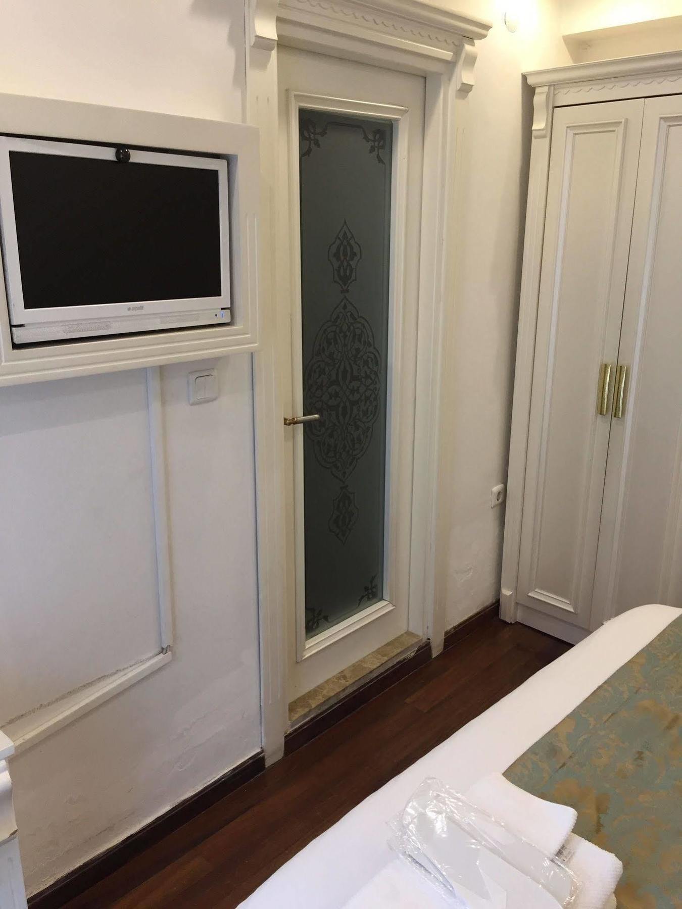 La Petite Maison Hotel Стамбул Экстерьер фото